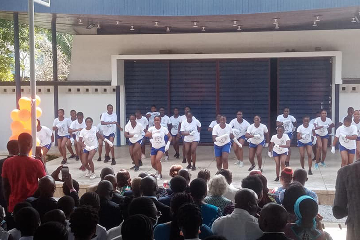 Cérémonie de remise officielle de la toiture du théâtre extérieur du Lycée Sainte-Marie de Cocody